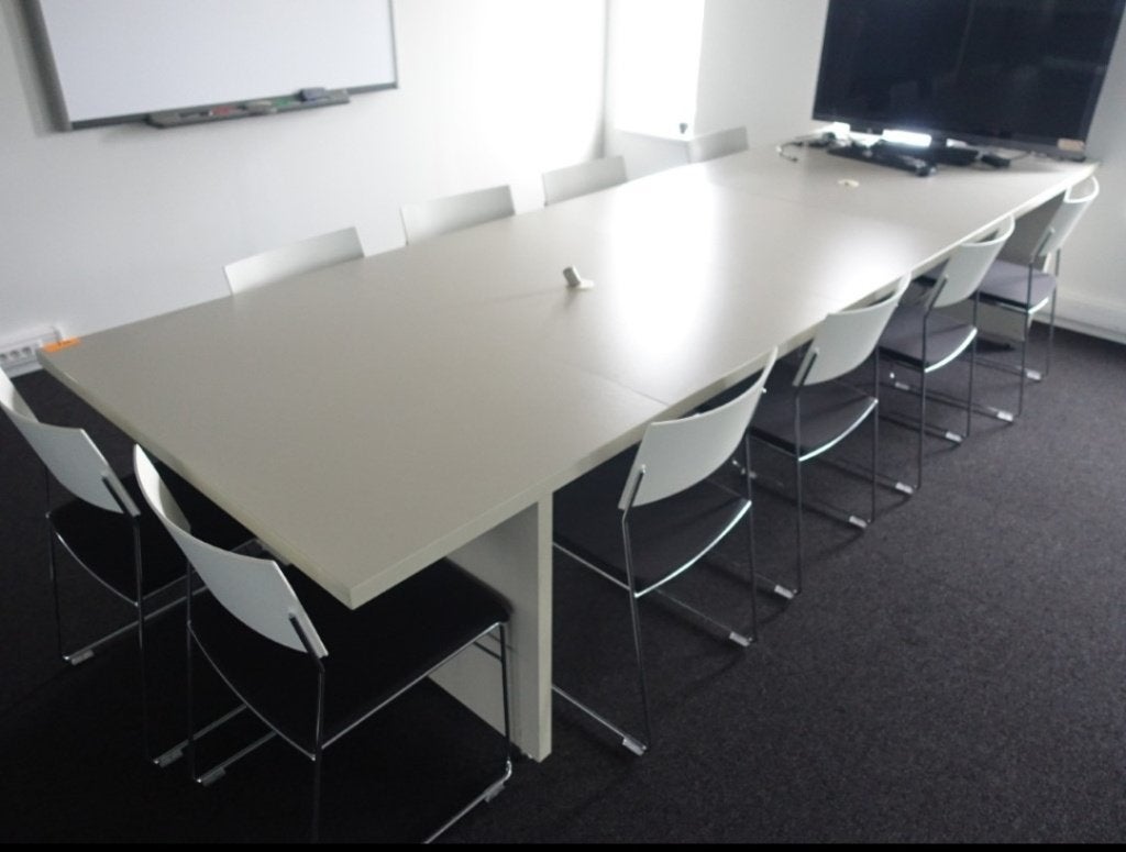 WIESNER HAGER 10 EIGENTIJDSE ZWART-WITTE STOELEN, Huis en Inrichting, Stoelen, Ophalen, Gebruikt, Wit, Overige materialen