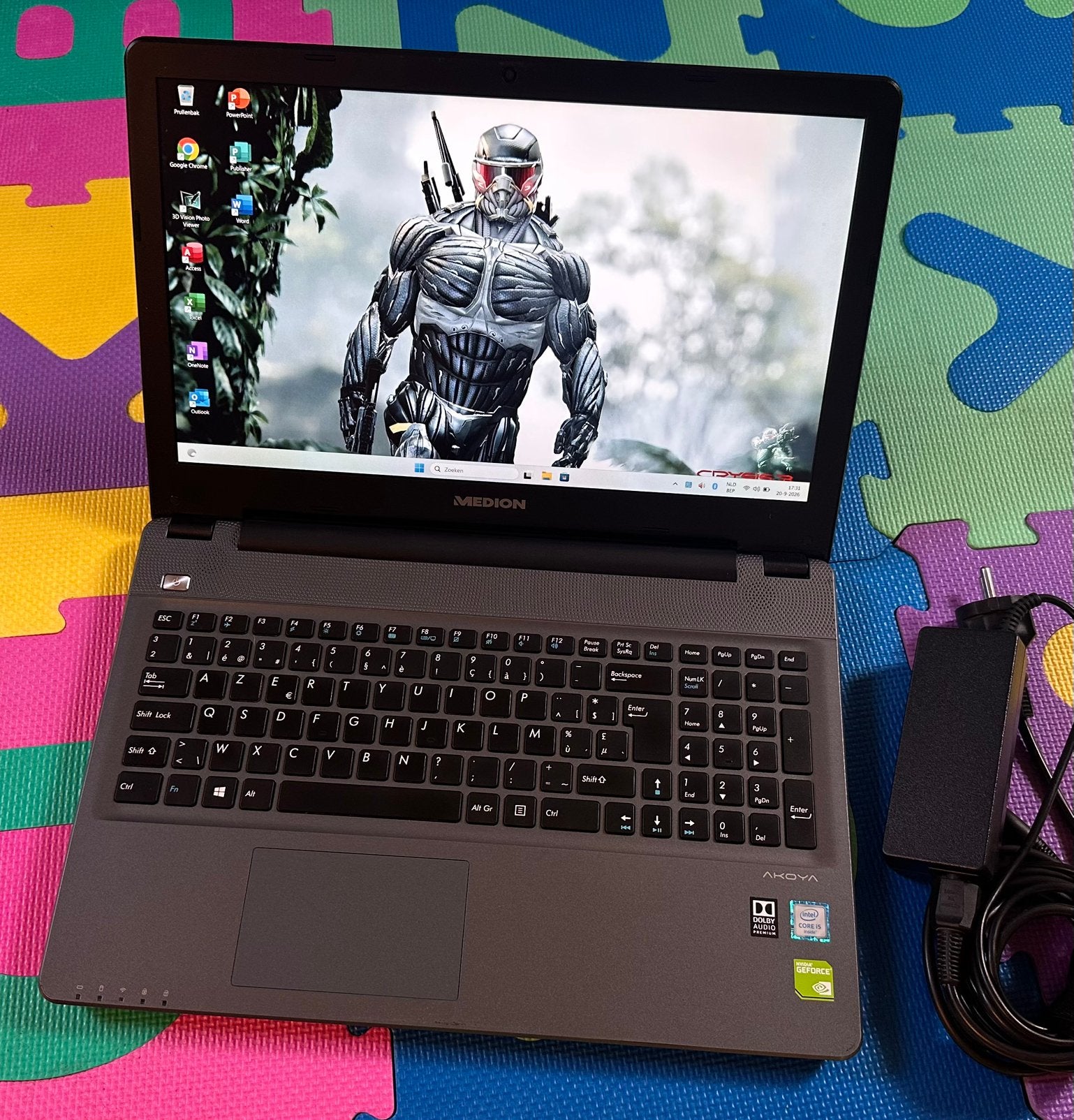15.6”Medion/ i5-6200U/8gb ram/128gb ssd/1000gb hdd/Win 11/, Computers en Software, Ophalen, Zo goed als nieuw, SSD