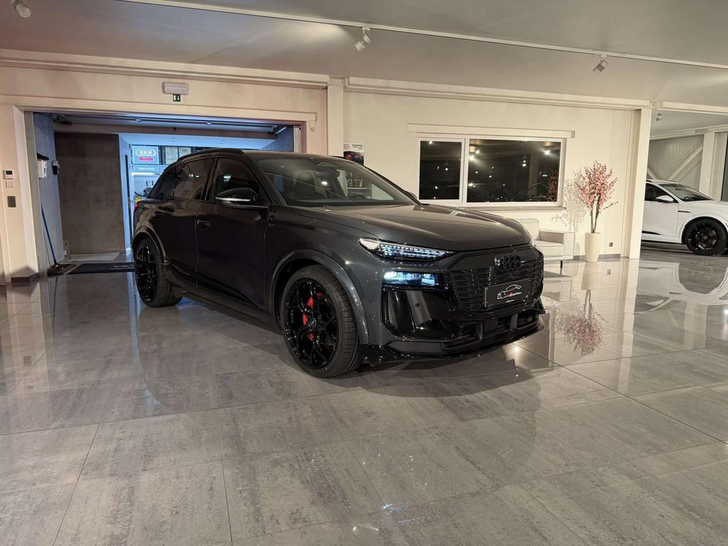 Audi Q6 e-tron SOLD BIJ GARAGE VRIENS YVES BV! (bj 2024), Auto's, Audi, Automaat, Achterwielaandrijving, Zwart, Zwart