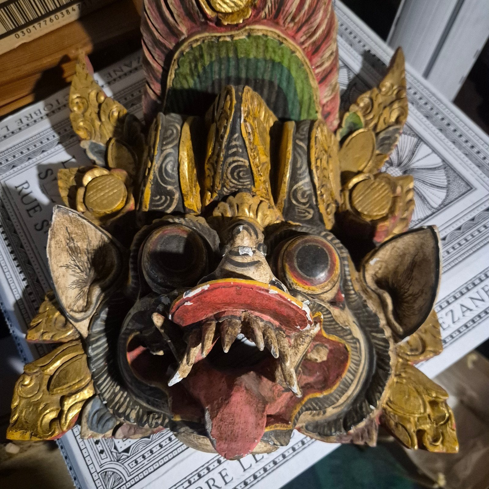 masque et statues, Enlèvement, Bois, Sculpture sur bois