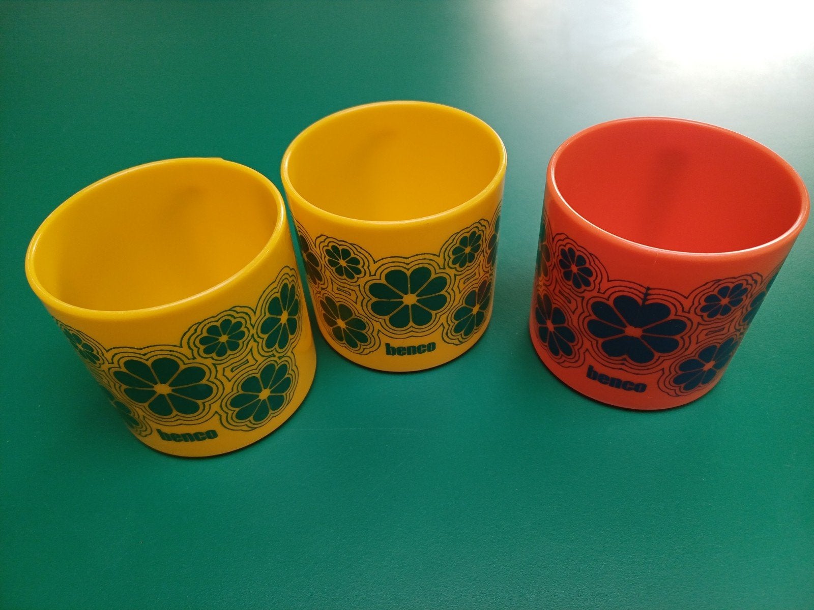 vintage bekers plastic, Maison & Meubles, Enlèvement ou Envoi, Vintage, Utilisé, Autres types