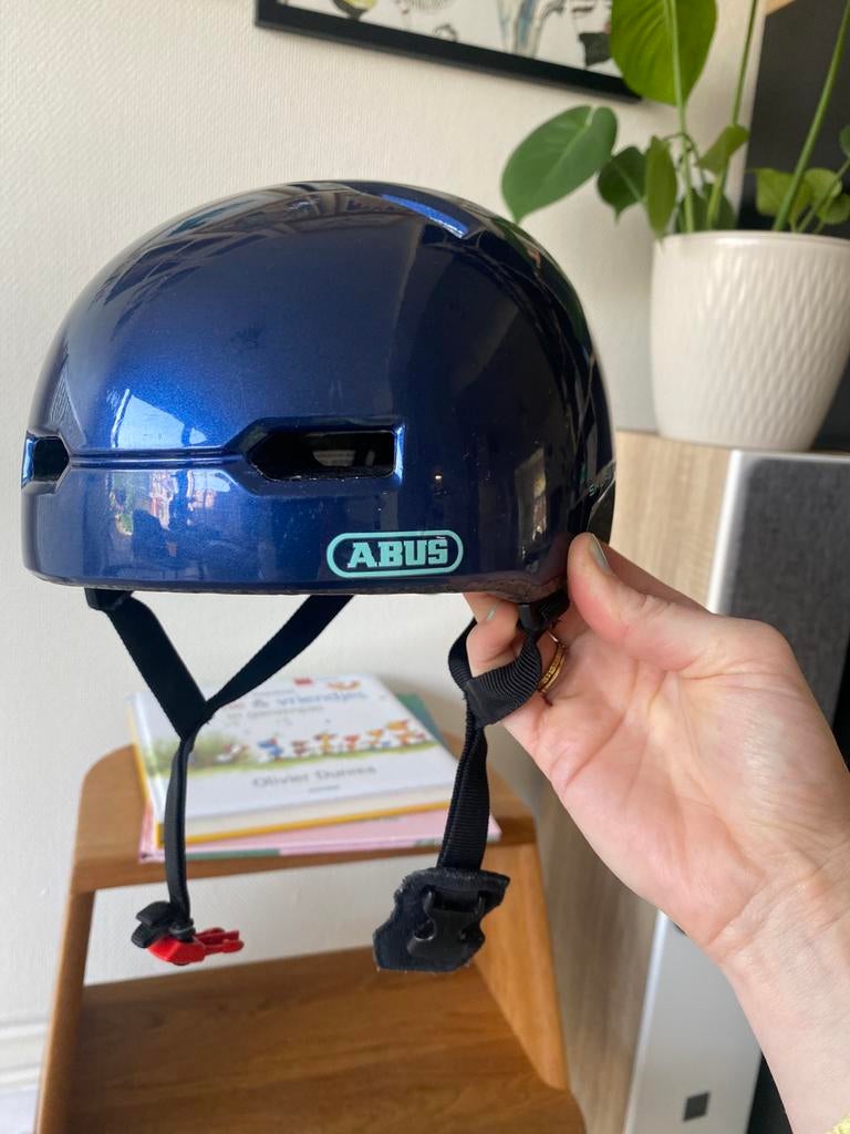 Abus fietshelm 0-2 jaar, Fietsen en Brommers, Ophalen, Zo goed als nieuw, Jongen of Meisje