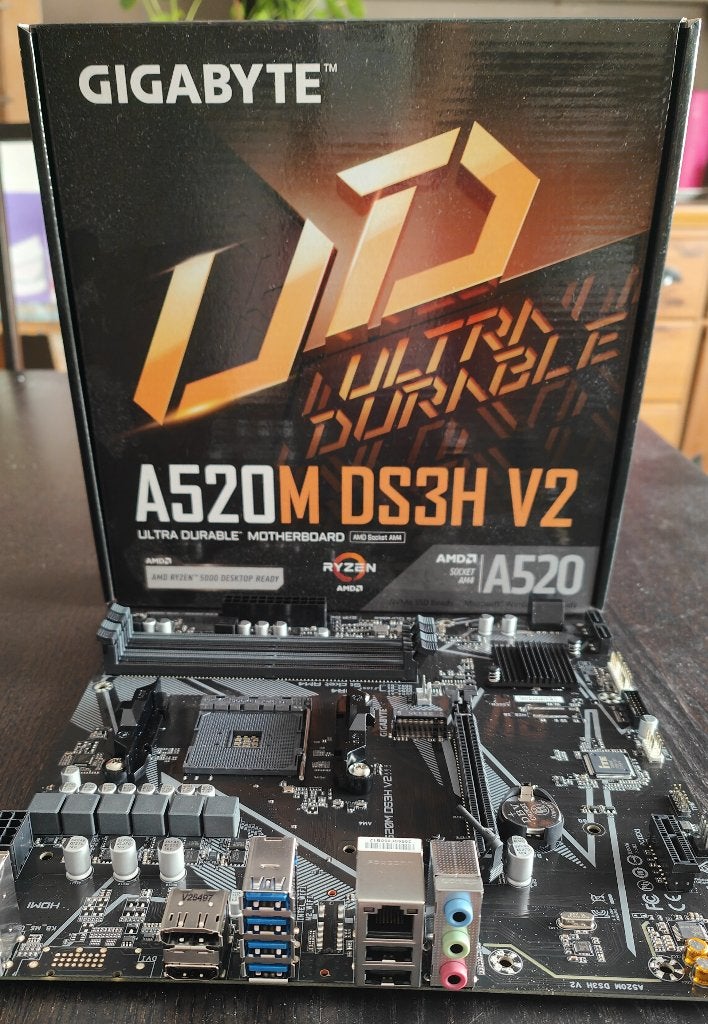 AMD Gigabyte A520M DS3Hv2 for AMD AM4 socket, Informatique & Logiciels, Cartes mères, Enlèvement ou Envoi, DDR4, Comme neuf, Micro-ATX