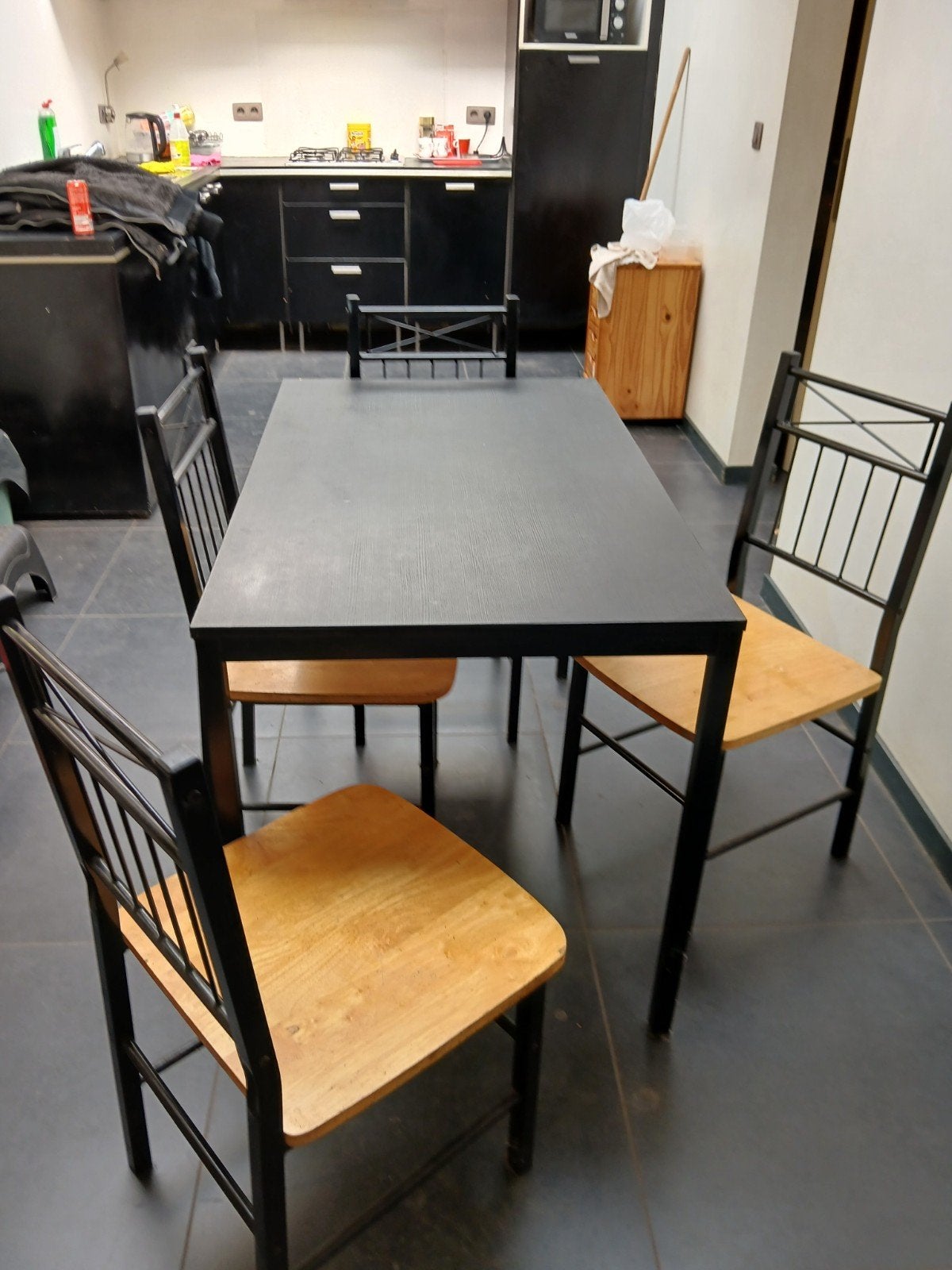 keukentafel met stoelen, Enlèvement