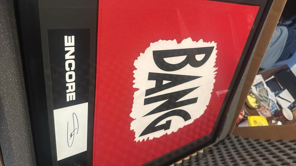 Eminem signed framed BANG flag, Ophalen, 2000 tot heden, Nieuw in verpakking, Boxset