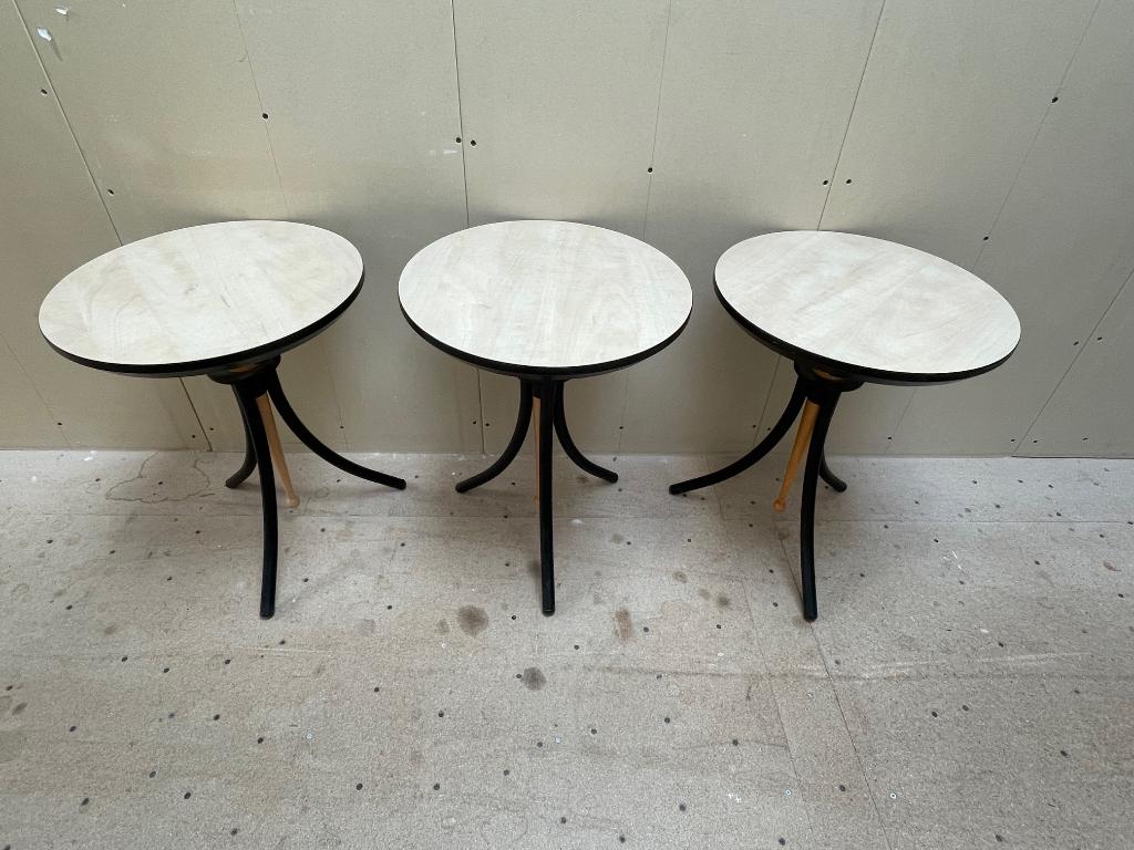 Charmant rond bijzettafeltje (2 stuks beschikbaar)., Overige materialen, Minder dan 55 cm, Rond, Zo goed als nieuw