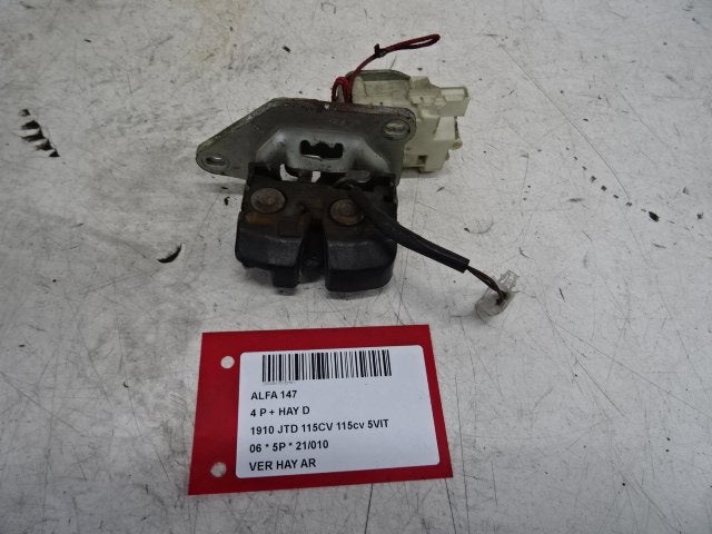 SERRURE COFFRE Alfa Romeo 147 (937) (01-2000/03-2010), Autos : Pièces & Accessoires, Utilisé, Alfa Romeo, Haillon arrière