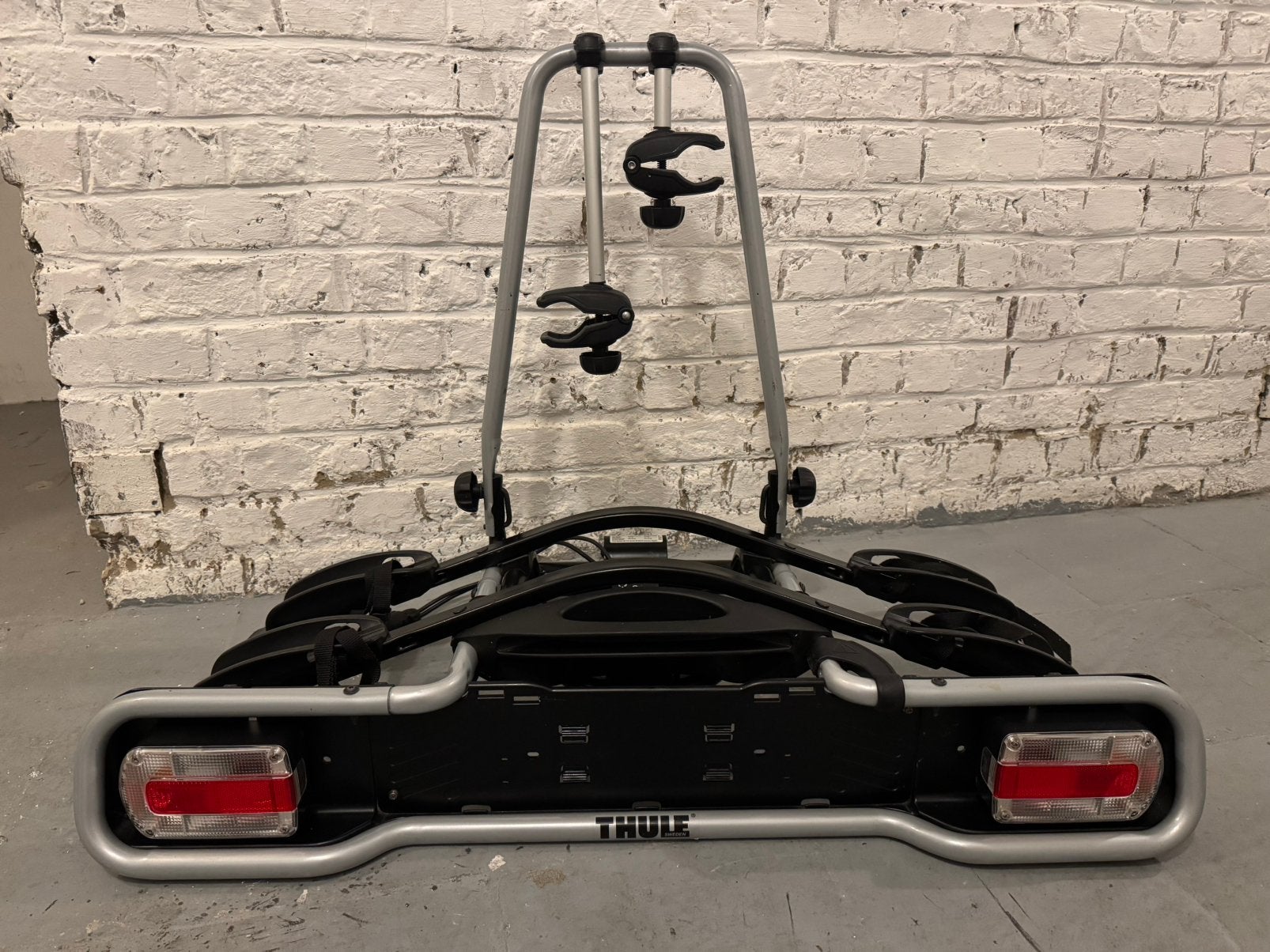 THULE fietsenrek (2 fietsen) afsluitbaar en kantelbaar, Ophalen, 2 fietsen, Zo goed als nieuw
