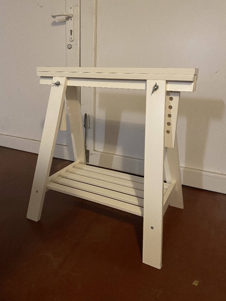 2 witte Ikea schragen, Huis en Inrichting, Bureaus, Ophalen, Gebruikt, Hout, In hoogte verstelbaar