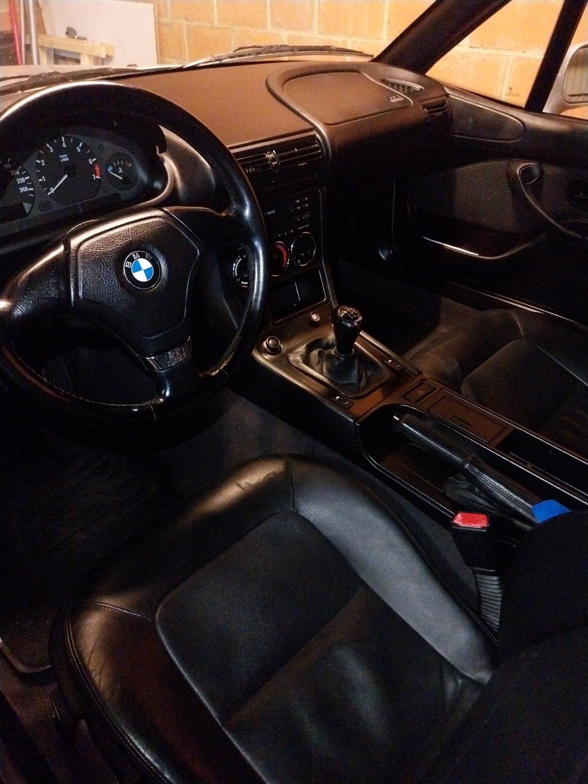 BMW Z3 1.9 140pk Oldtimer uit 1996, foto 9