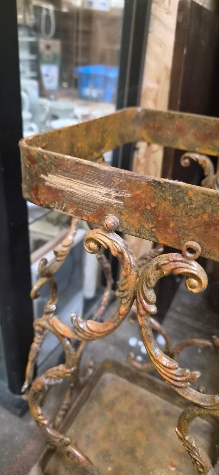 Vintage sierlijke messing paraplubak met lekbak, Ophalen, ., ., Metaal