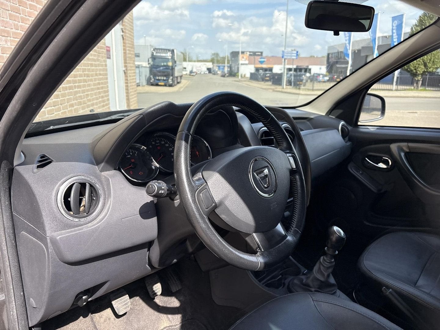 Dacia Duster 1.2 TCe 4x2 Prestige | Airco | Cruise | Navi |, Auto's, Dacia, Duster, Zwart, Bedrijf, Handgeschakeld