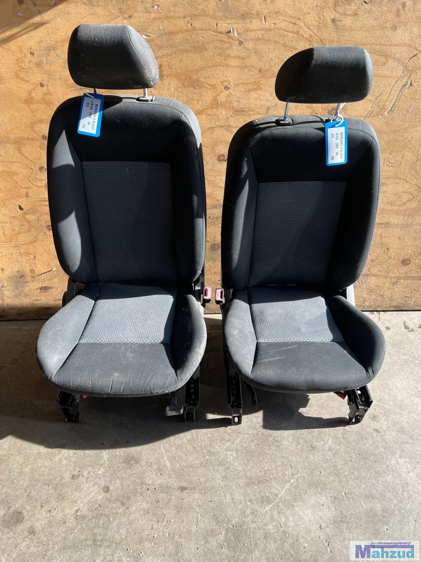 MERCEDES A KLASSE W169 Stoel links rechts 5deurs 2004-2012, Gebruikt, Mercedes-Benz AG, Mercedes-Benz, Mercedesstrasse 120
70372  Stuttgart, DE