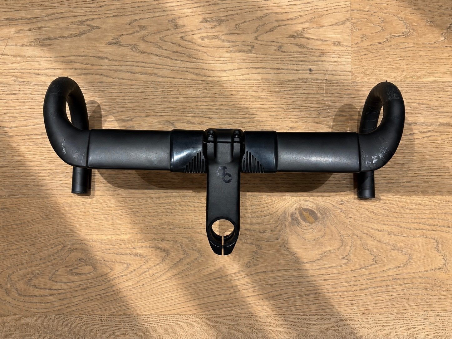 Volant OC Aero 440 mm + tige 100 mm, Enlèvement ou Envoi, Comme neuf, Guidon, Carbone