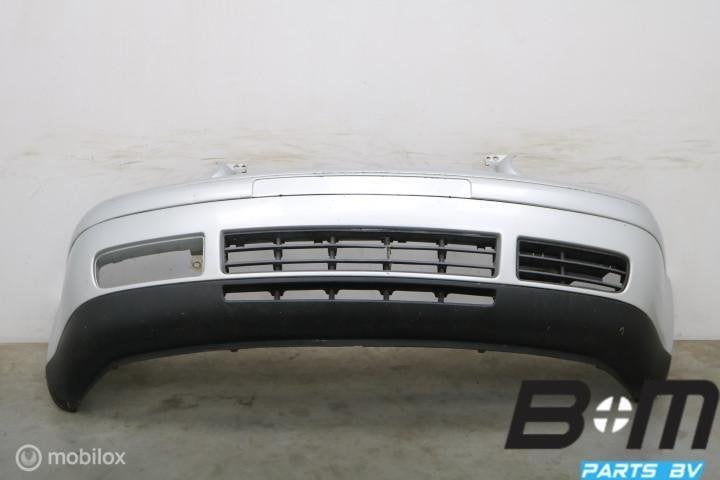 Voorbumper Golf 4 LA7W 1J0807217C, Utilisé