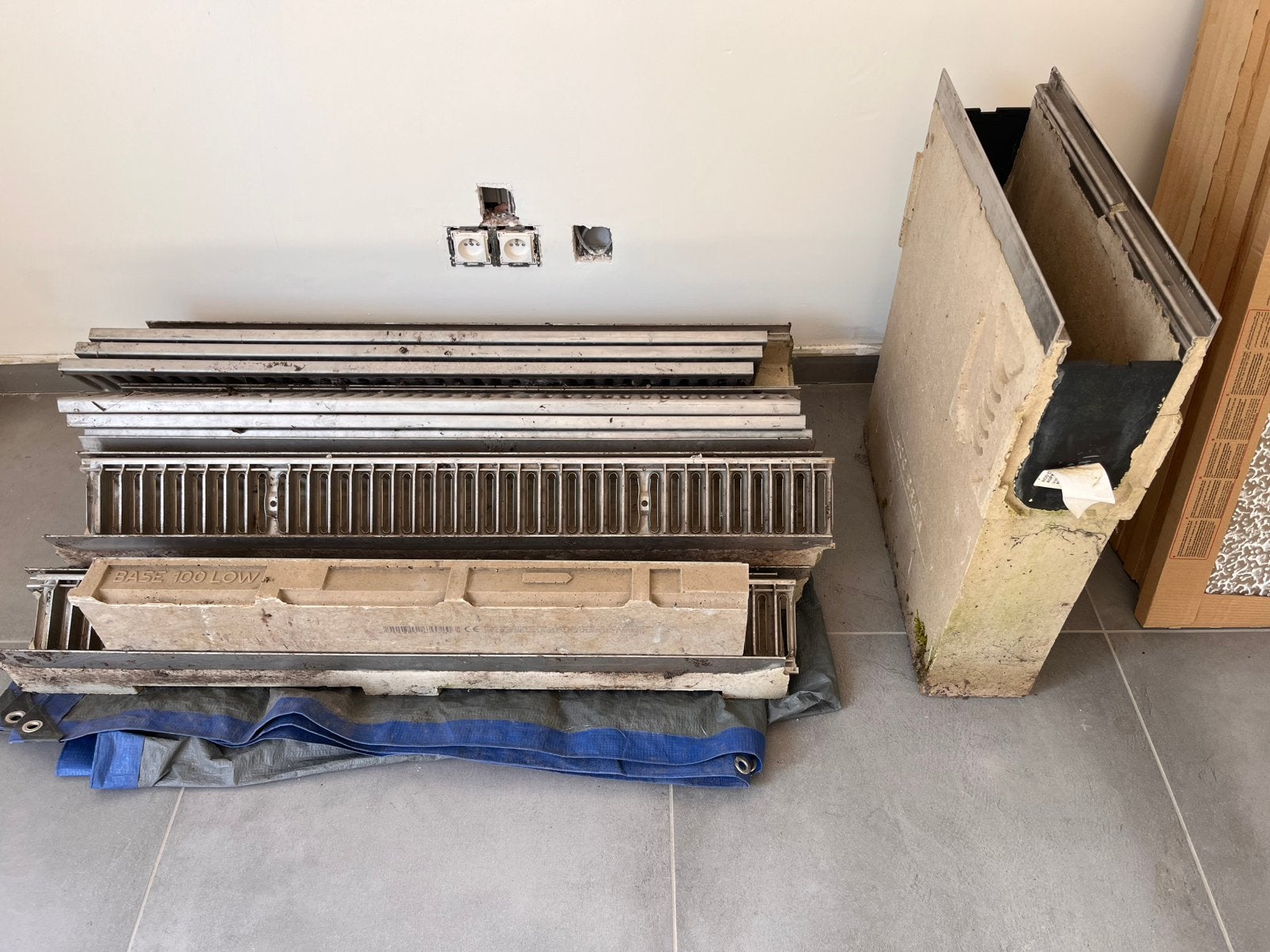 Lot de caniveaux ACO Drain Multiline V100 +grilles, Bricolage & Construction, Enlèvement, Comme neuf, Autres matériaux, Évacuation