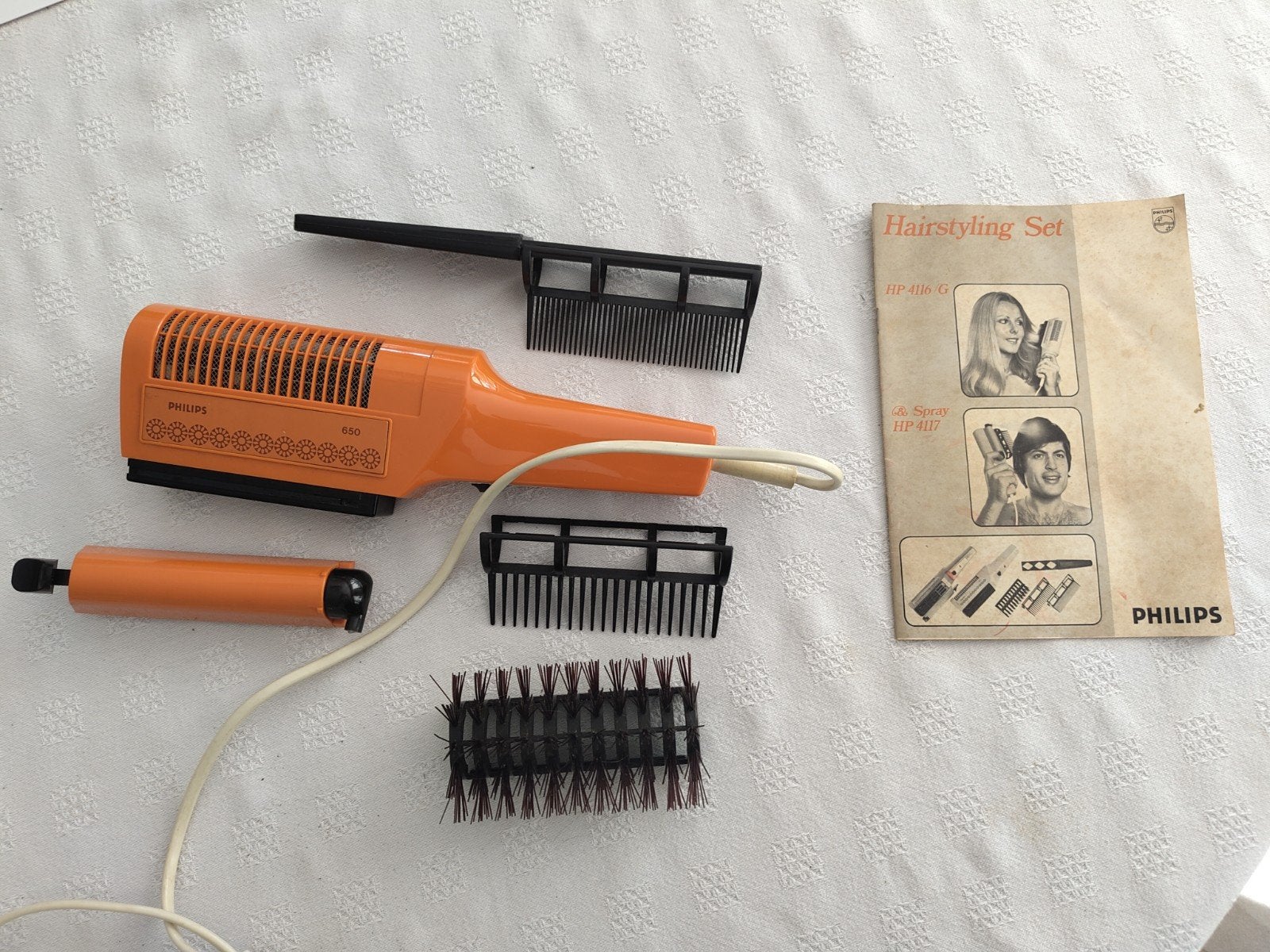 Philips haardroger met accessoires, Bijoux, Sacs & Beauté, Beauté | Soins des cheveux, Enlèvement ou Envoi, Sèche-cheveux