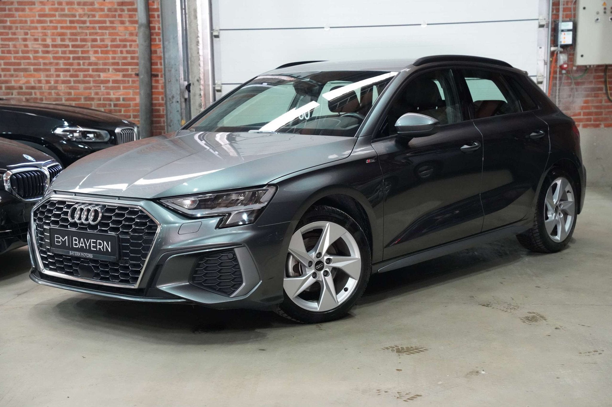 Audi A3 Sportback 30 TFSI S-Line Automaat Benzine, Stof, Bedrijf, 5 deurs, 3 cilinders