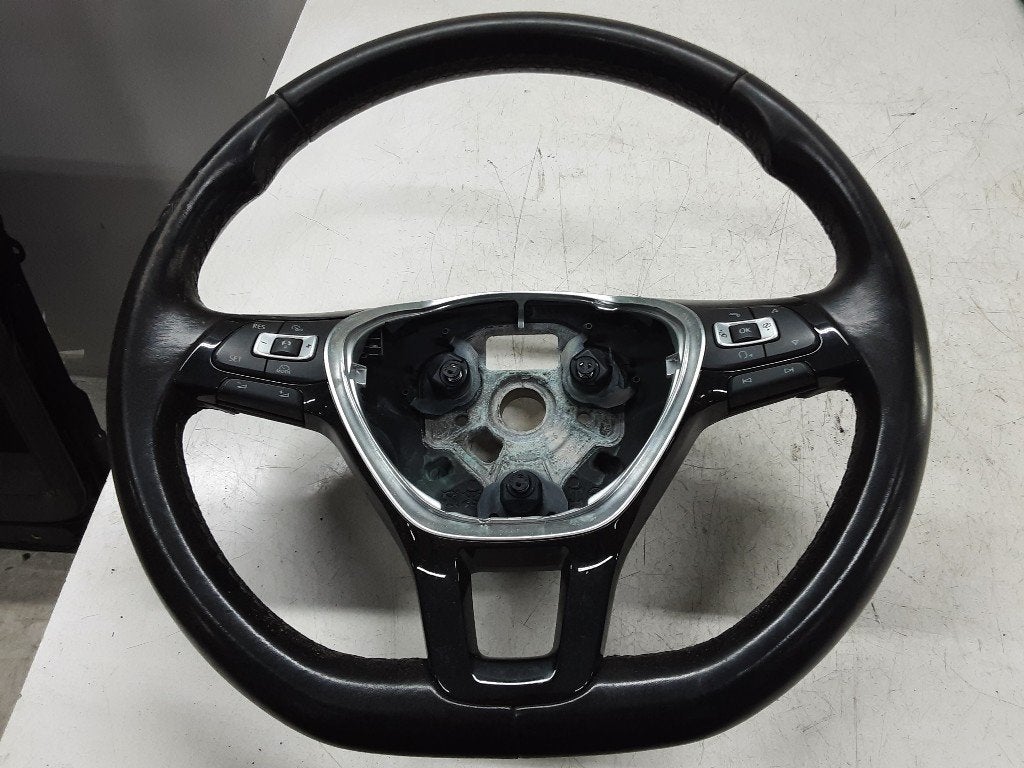 VOLANT DIRECTION Volkswagen Tiguan (AD1) (01-2016/04-2024), Volkswagen, Mevr. I. Hauben, Utilisé, Rue de l'Espoir 34 34
4030  GRIVEGNÉE, BE