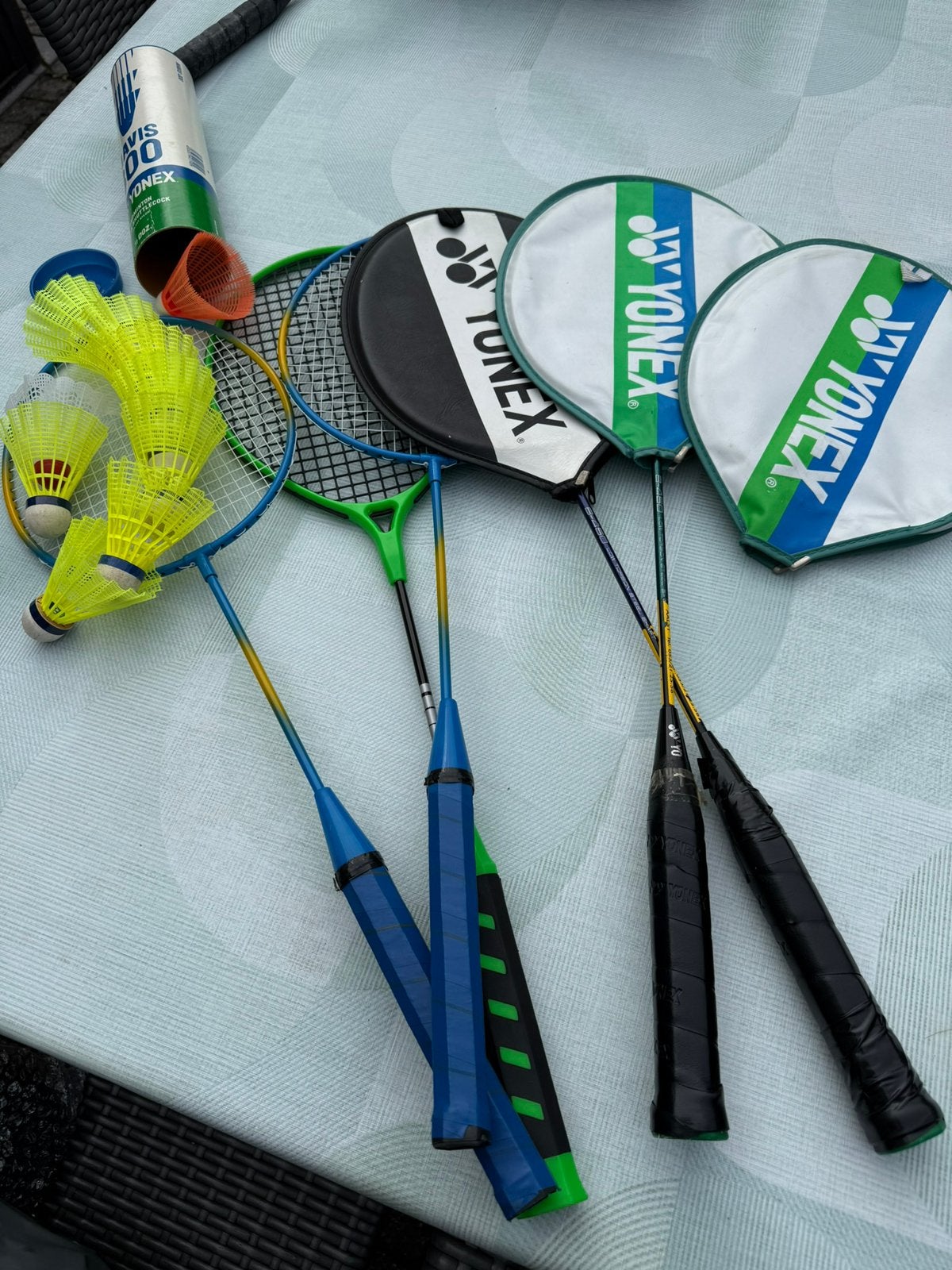 5 batminton rackets , 2 van het merk Yonex, Sport en Fitness, Badminton, Ophalen, Zo goed als nieuw, Racket(s)