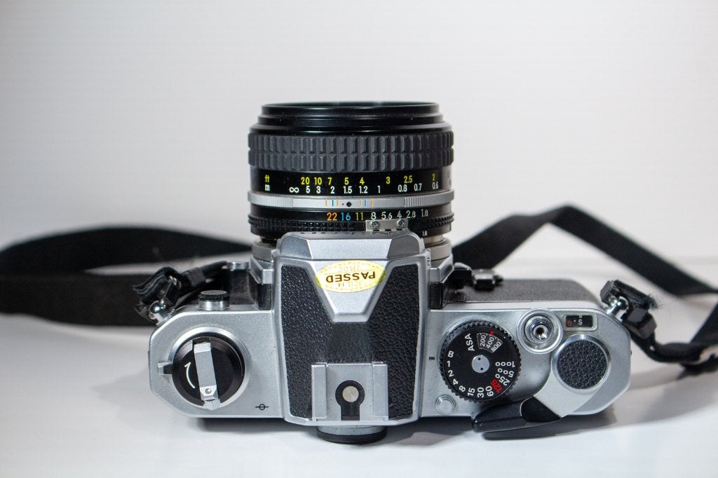 nikon fm+50mmf1.8 extra étudiant photo comme neuf, TV, Hi-fi & Vidéo, Appareils photo analogiques, Enlèvement, Comme neuf, Reflex miroir