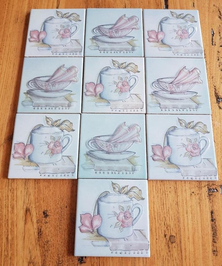 Vintage Italiaanse lichtblauwe tegels, serviesgoed, bloemen, Enlèvement ou Envoi