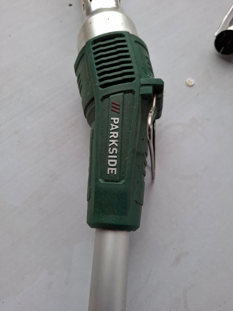 Parkside onkruidbrander met hulpstukken, Ophalen