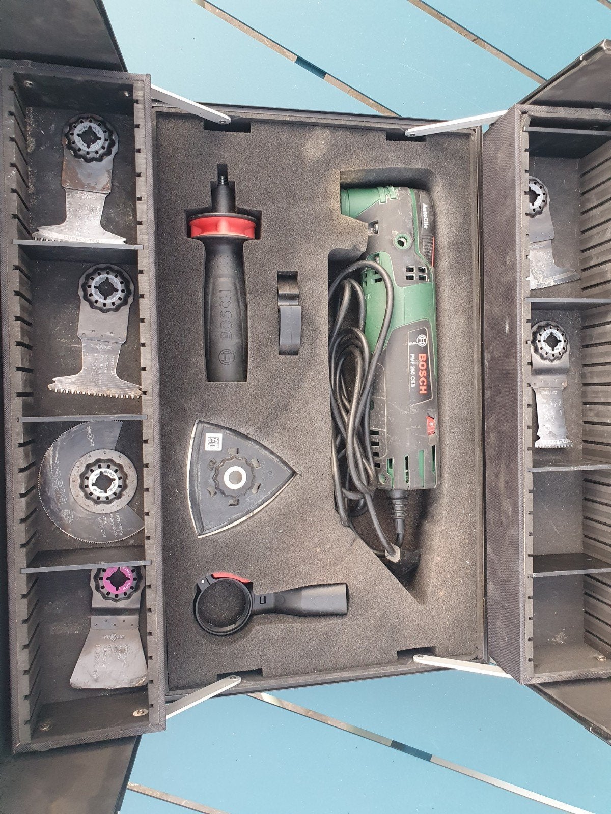 Bosch PMF 250 CES multitool met koffer en accessoires, Doe-het-zelf en Bouw, Gereedschap | Zaagmachines, Ophalen