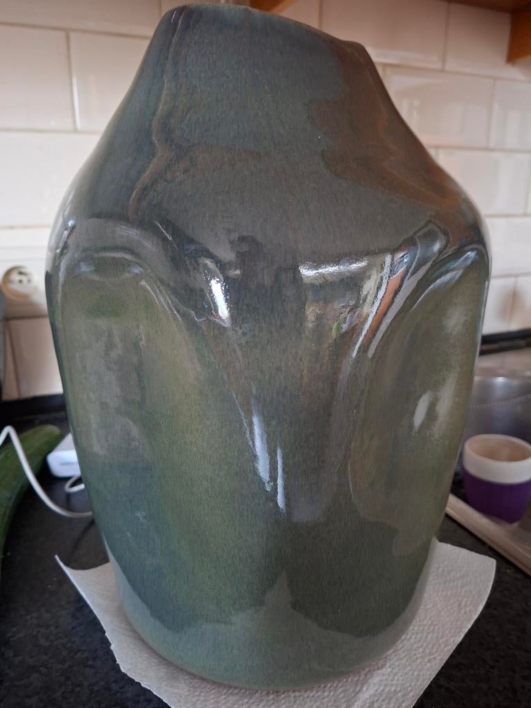Vaas villa pottery 33 cm hoog, Ophalen