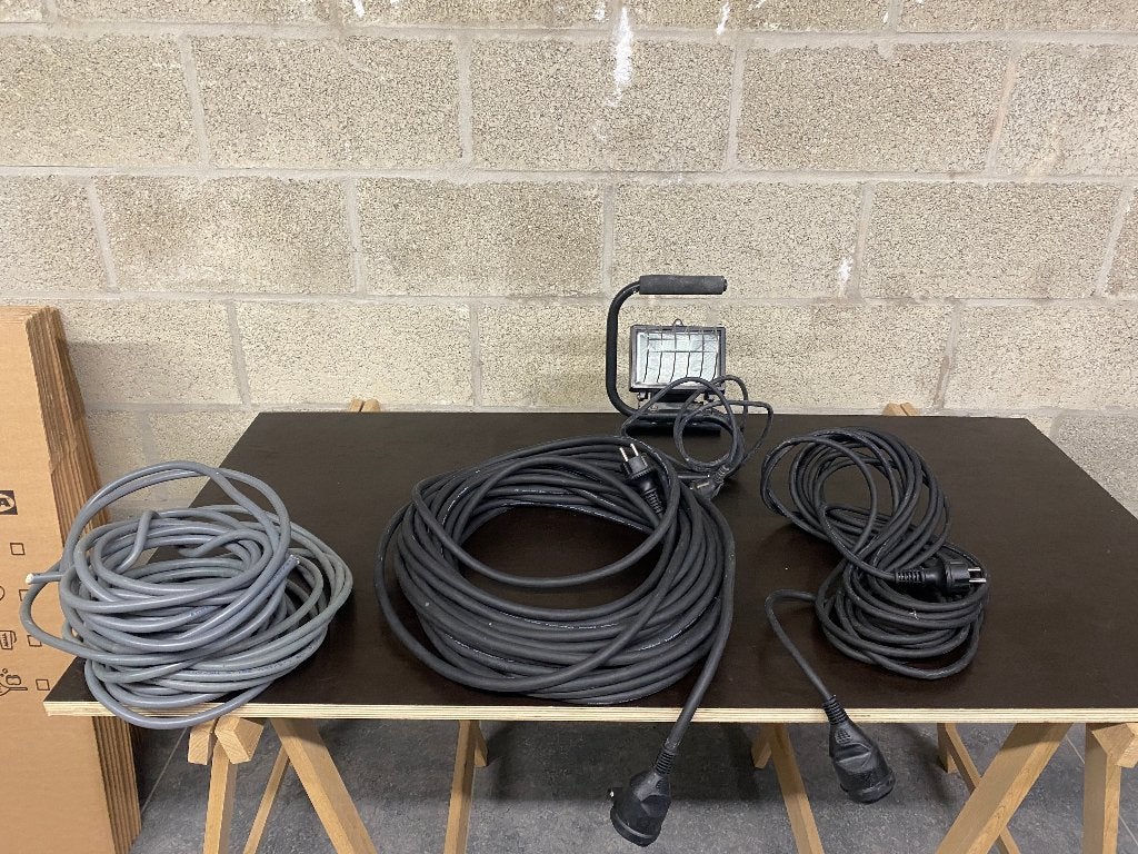 Lot 2 Allonges électrique + spot + cables, Bricolage & Construction, Enlèvement, Utilisé