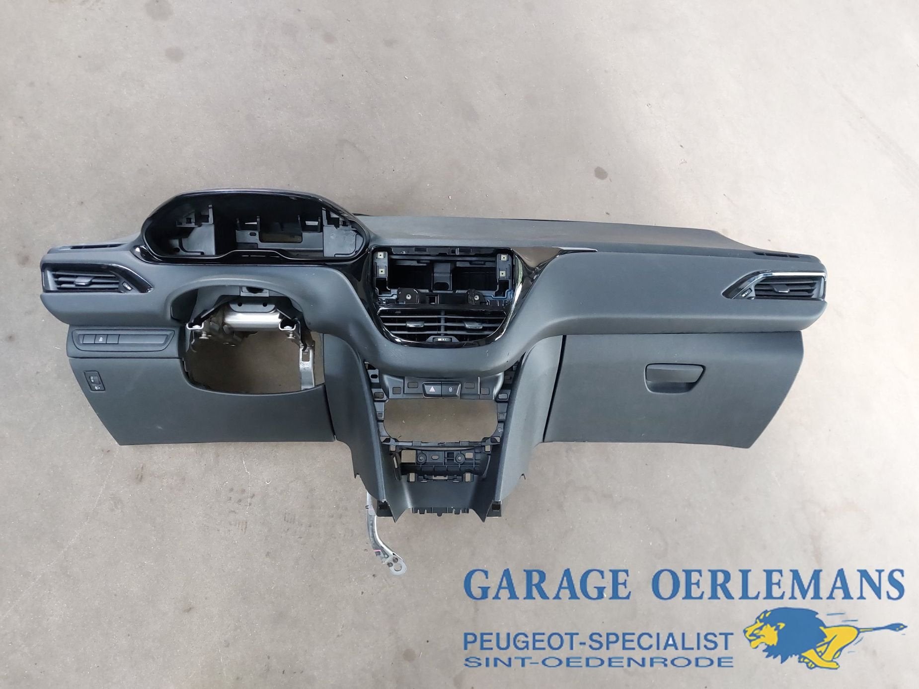 dashboard met airbag peugeot 208, 2014, -, Utilisé, -, ARN reconnu