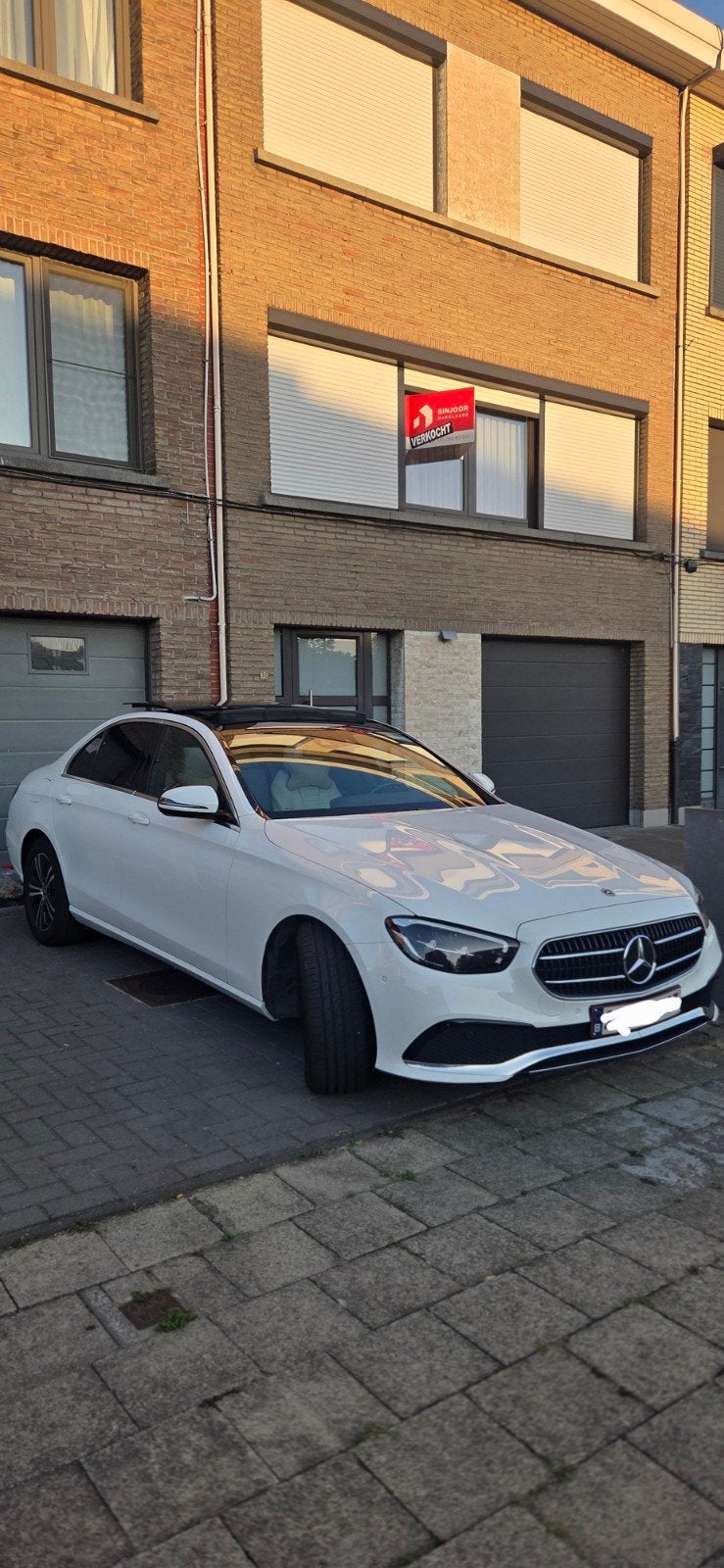 Mercedes-Benz E200d W213 - 2022
​Mercedes-Benz
​, Auto's, Automaat, Dealer onderhouden, Wit, 5 deurs