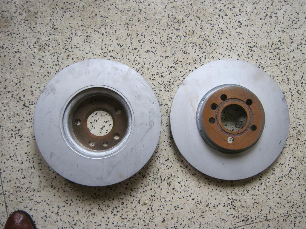 2 Disque de frein pour AUDI, FORD, SEAT VW- 7M3, Enlèvement, Neuf, Ford