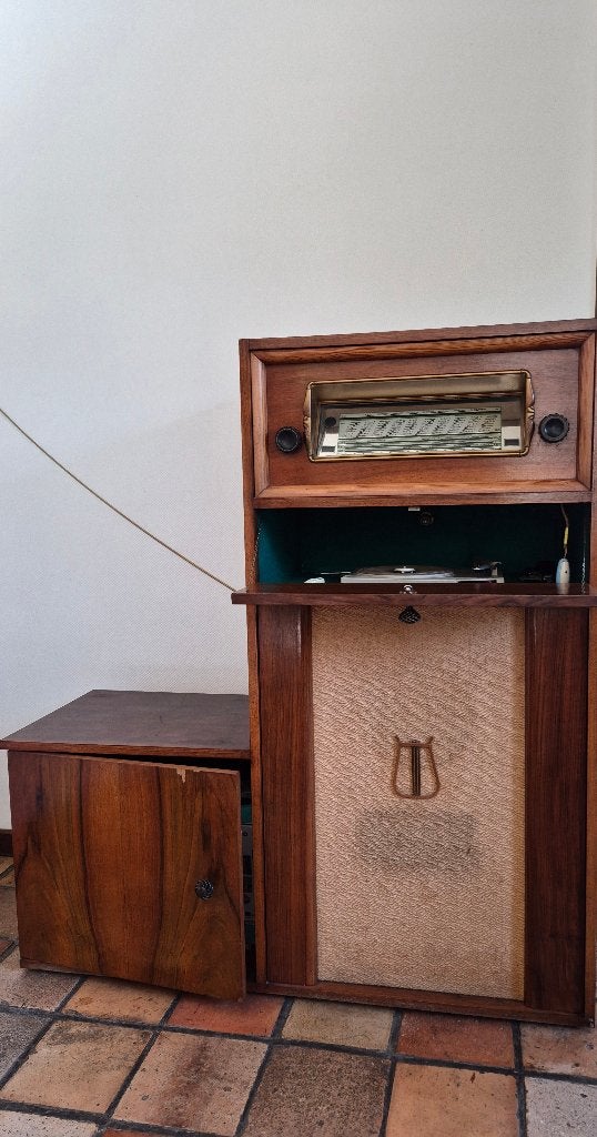 Meuble radio vintage en bois avec tourne-disque et armoire, Enlèvement