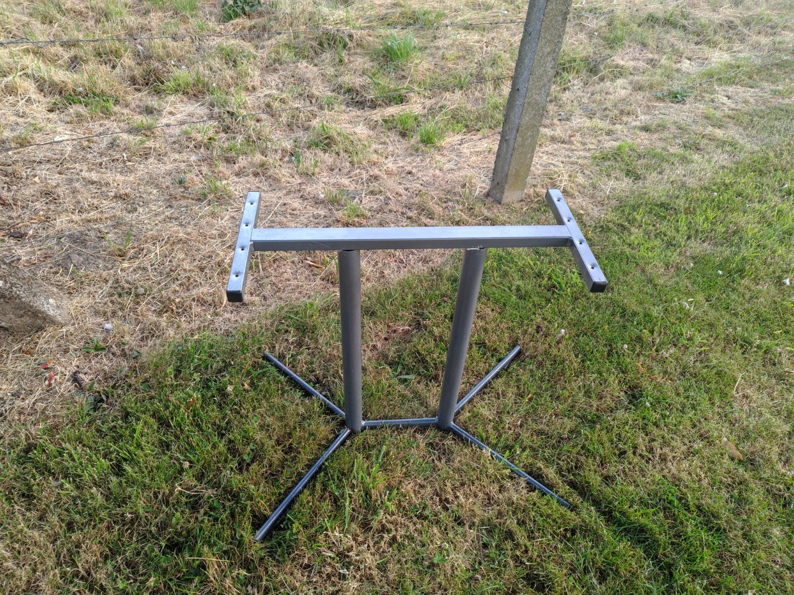 Ijzeren tafel steun / hoogte: 67 cm, Ophalen