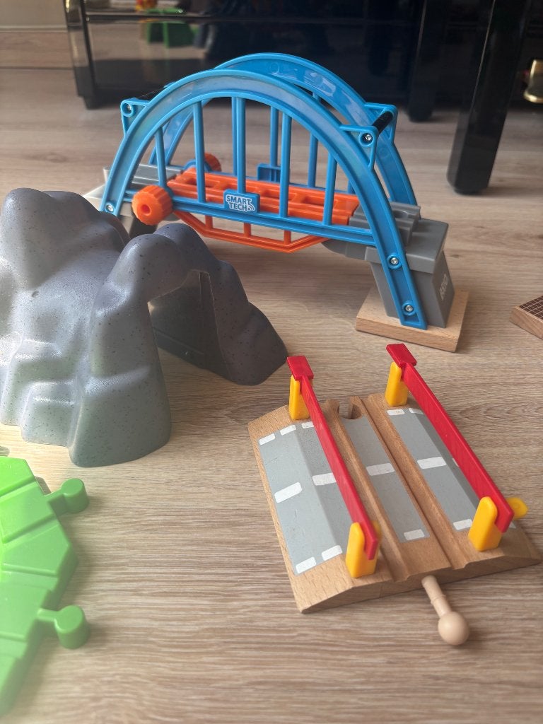 Train  Brio & ikea & little dutch, Enfants & Bébés, Jouets | Circuits, Utilisé, Circuit, Électrique, Autres marques, Enlèvement