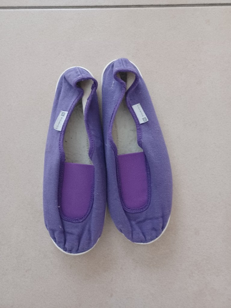 paarse turnpantoffels maat 34, Sport en Fitness, Turnen, Gebruikt, Paars, Turnschoenen, Kindermaat 122 t/m 140