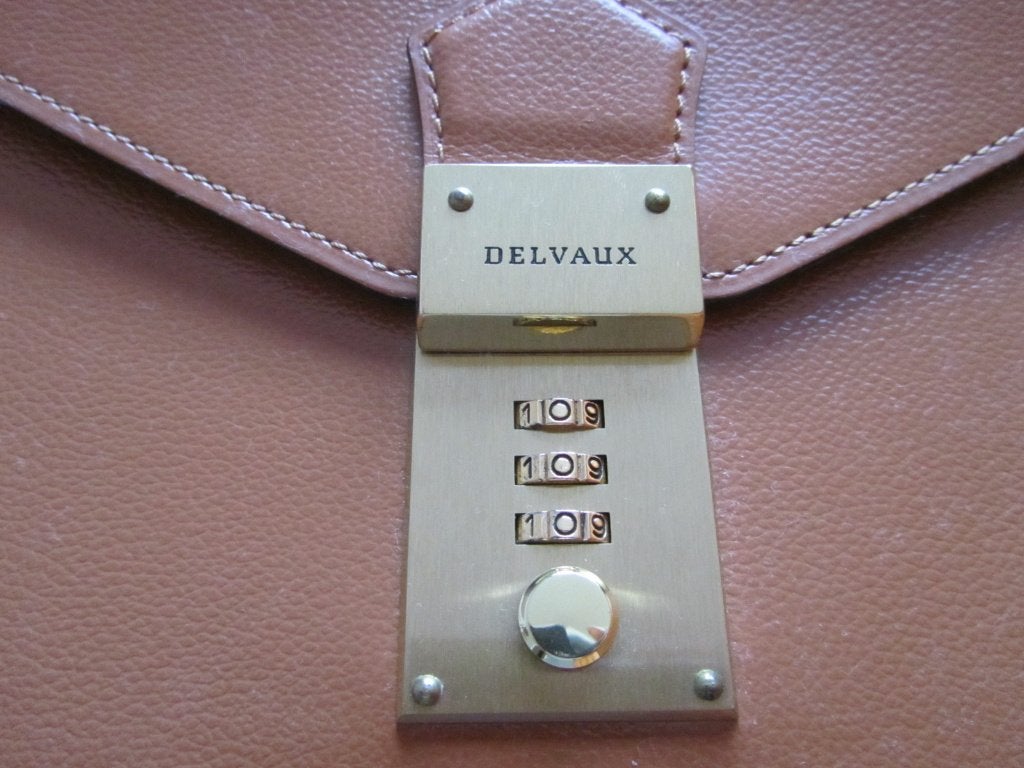 DELVAUX Malette DIPLOMATE fauve siglée, Envoi