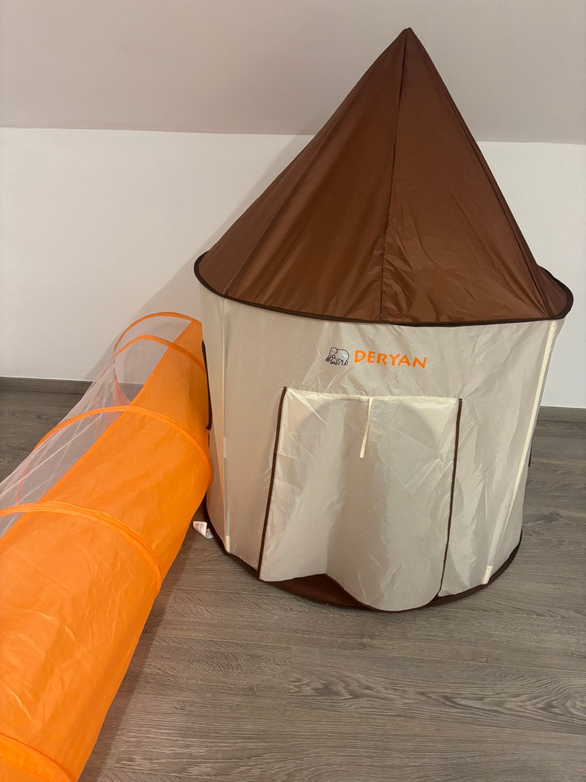 Tent + kruiptunnel, Enfants & Bébés, Jouets | Tentes de jeu, Enlèvement, Comme neuf