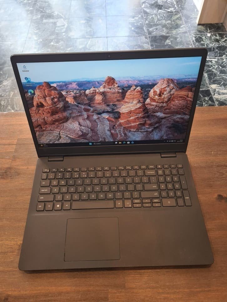 Dell Vostro 4500 15.6" FHD i5-11357 16GB RAM 256GB SSD, Computers en Software, Windows Laptops, SSD, Ophalen of Verzenden