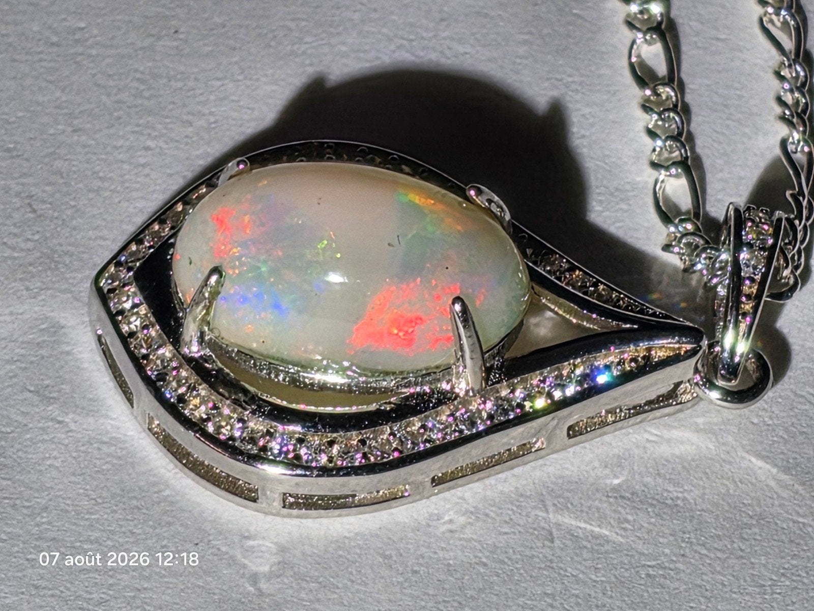Pendentif en argent massif avec opale naturelle d'Éthiopie, Neuf, Enlèvement, Avec pierre précieuse, Argent