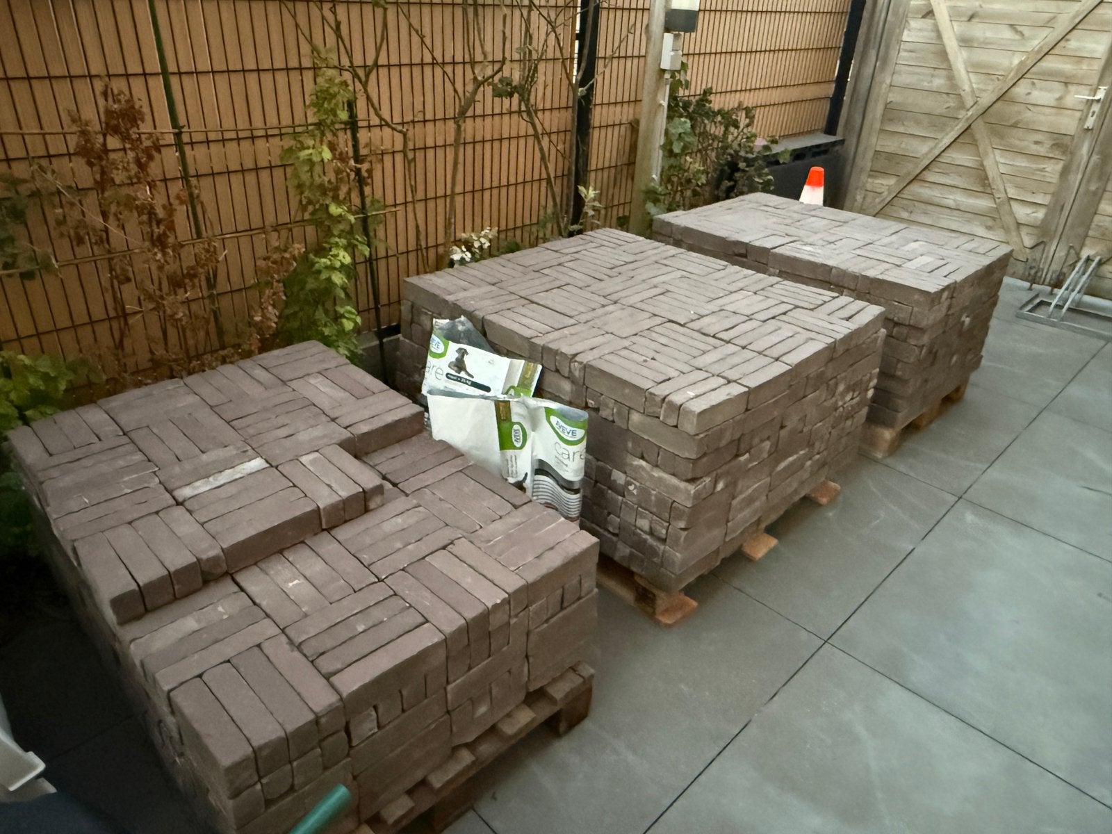 22,5 m2 kleiklinkers rood, Tuin en Terras, Terrasdelen en Vlonders, Ophalen, Zo goed als nieuw