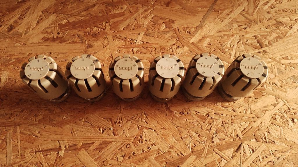 6 robinets de radiateur thermostatiques M34 x 1,5 (SCAPI), Bricolage & Construction, Chauffage & Radiateurs, Utilisé, Radiateur