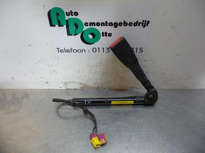 Tendeur de ceinture gauche d'un Opel Vectra (Vectra C 02-), -, Opel, Utilisé, -
