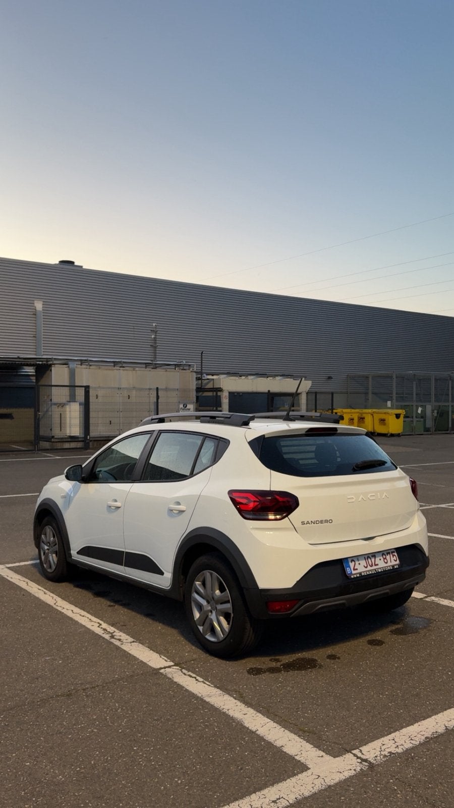 Dacia sandero, Voorwielaandrijving, Stof, Wit, Handgeschakeld