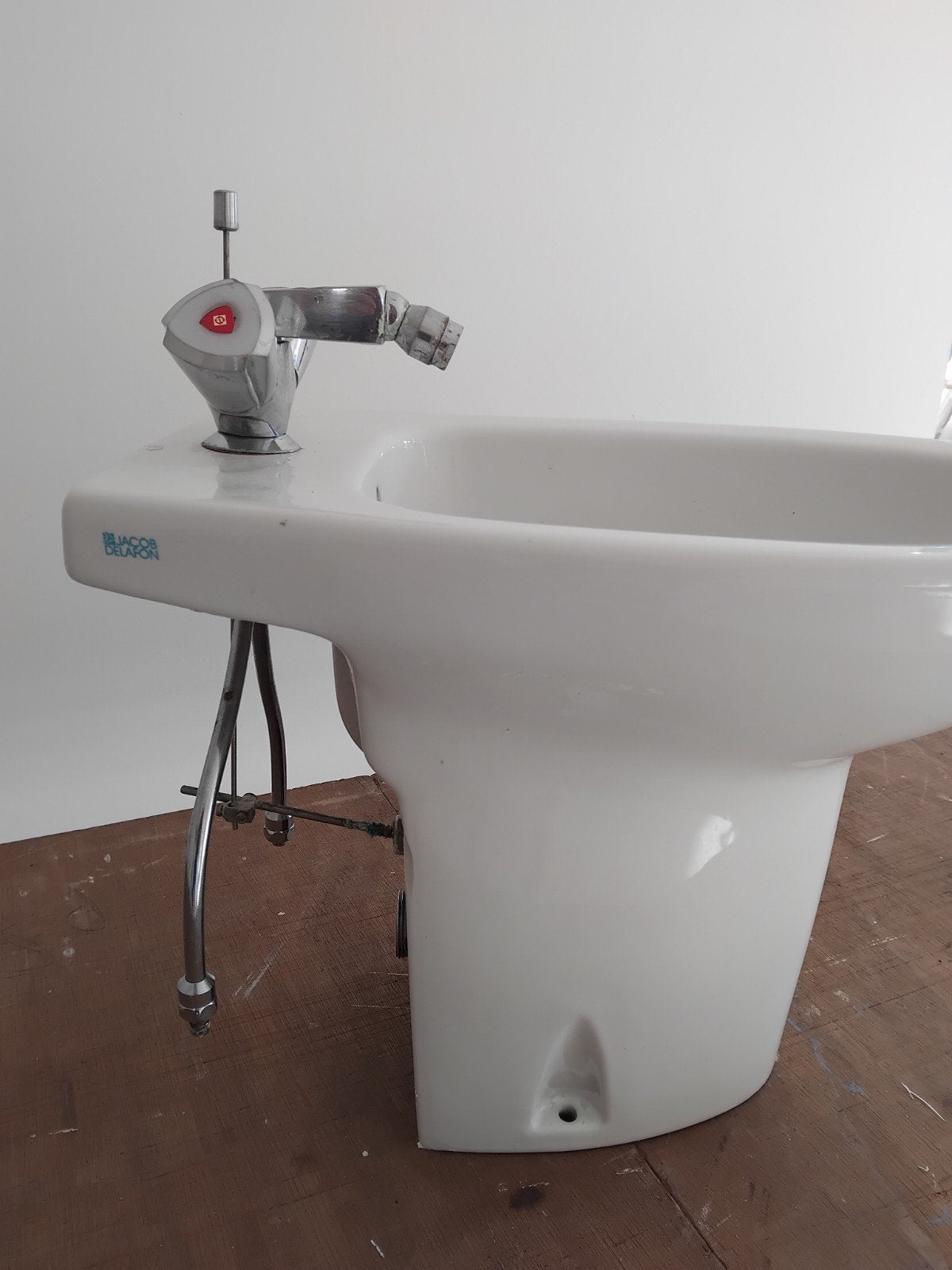 bidet Jacob Delafon, Enlèvement, Robinet