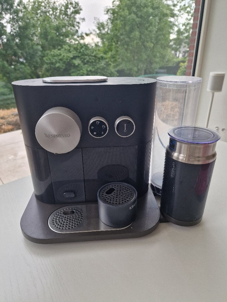 Nespresso Koffie apparaat, Ophalen, Gebruikt, Koffiemachine, 2 tot 4 kopjes