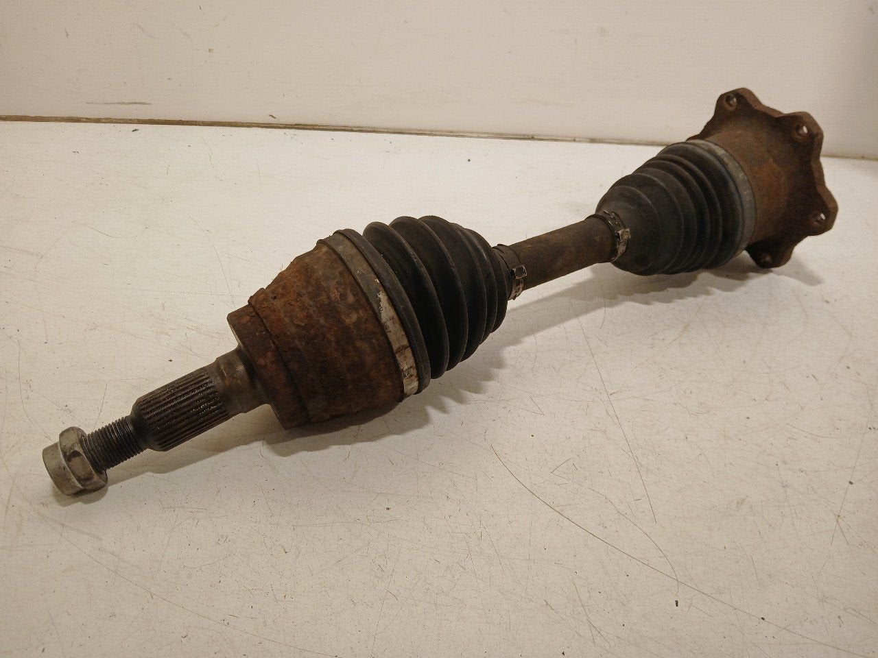 Aandrijfas links voor GMC Sierra, Auto-onderdelen, Transmissie en Toebehoren, Onderdelen@venauto.nl, Van der Ven Autorecycling B.V.