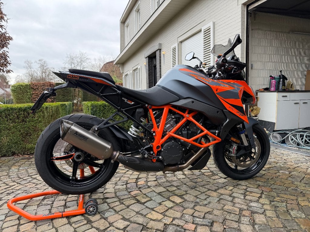 Superduke 1290 GT, Motoren, Motoren | KTM, 2 cilinders, Motorrijbewijs A, Handvatverwarming, Gebruikt