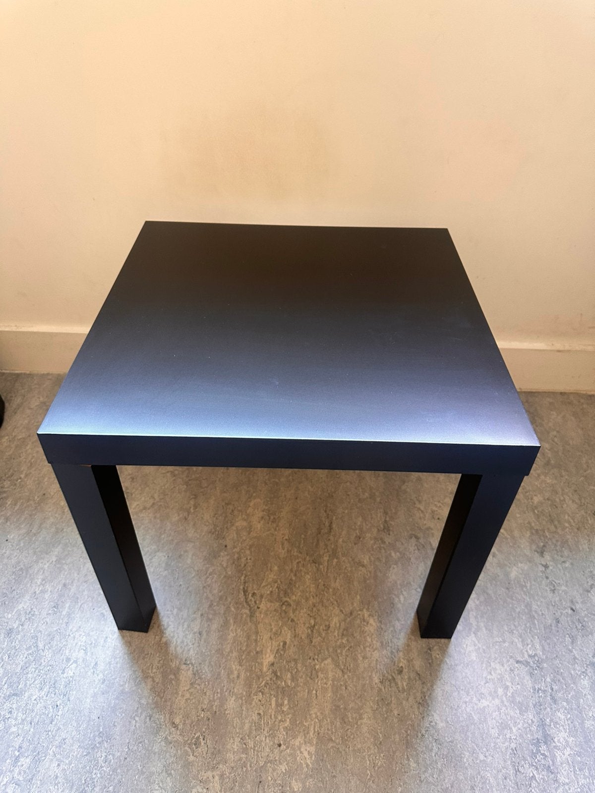 Table d'appoint 55x55, Maison & Meubles, Tables | Tables d'appoint, 55 à 75 cm, Enlèvement, Bois, Carré